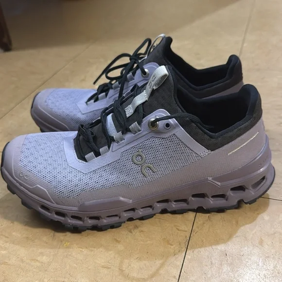 On Running Women's Purple Athletic Shoes - Picture 1 of 9